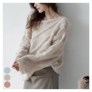 【Lockers 木櫃】馬海毛軟糯露肩一字領毛衣 L114110508