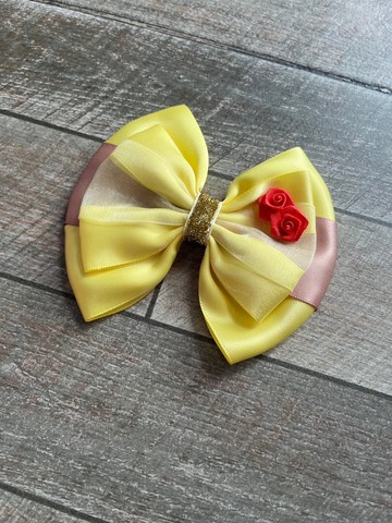 公主蝴蝶結，公主髮夾，女孩頭髮的單一蝴蝶結貝兒公主主題圖案