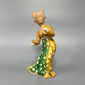 唐三彩仕女樂俑