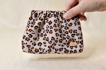 【日本布料】彈片口金化妝包 / 隨身小物包 # 豹紋