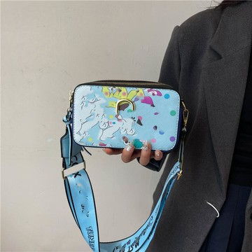 包包女新款時尚卡通字母單肩包新款pu質感斜挎相機包bags