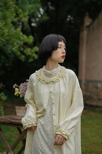 奶油黃色 重工木耳花邊寬鬆開衫 寬鬆春秋裝外套長版上衣開衩襯衫