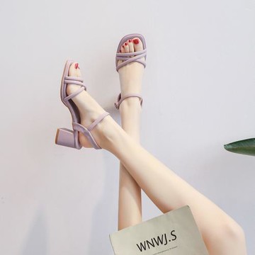 法式高跟絕美涼鞋女2025年新款夏季高級感一字帶羅馬鞋仙女風配裙
