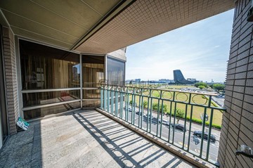 亞灣Y15稀有面海景御海雙平車豪邸｜高雄市苓雅區成功一路