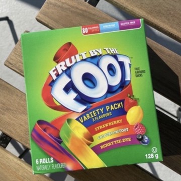 一週抵台‼️🇨🇦Fruit by the foot 捲尺糖 foot-o-long  6入 🍬零食 糖果🍓 加拿大購入！