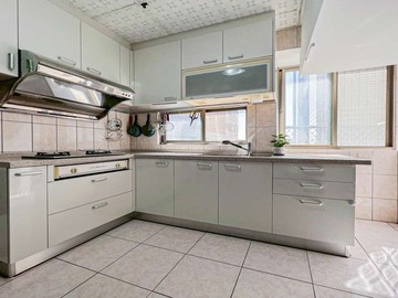 C28輕軌國際傑座無敵美屋況樓中樓挑高四房平車	｜高雄市三民區大順二路