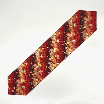 時尚的桌旗地毯，採用京都西陣織面料製成的日本圖案。