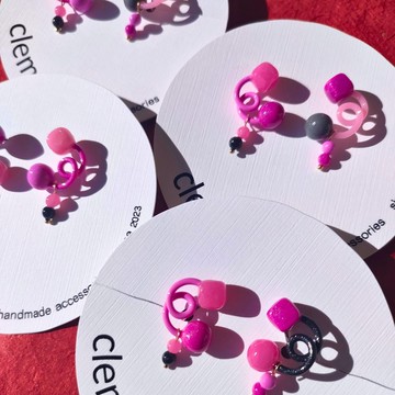 くるりんちょん 黑色粉紅【耳針/耳夾】