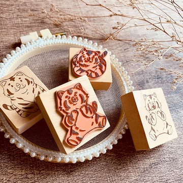 白虎一臉享受 短柄木質印章 公益合作 復古手作 手帳拼貼