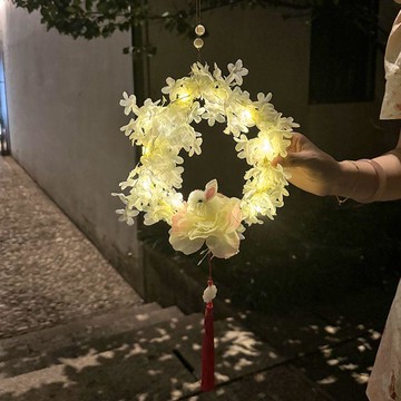 臺灣出貨⚡【可開發票】玉兔手提燈籠中秋節兒童兔子花燈夜市地推擺地攤羽毛古風宮燈