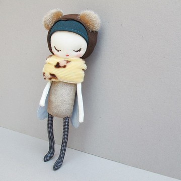 沒見過這麼口愛的蒼蠅精靈(眼睛看下方笑笑的)