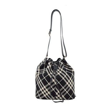 BURBERRY 新款格紋中型水桶包(黑色/白布色)