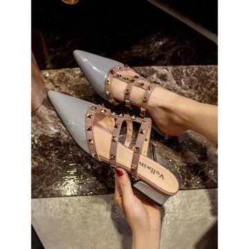 包頭尖頭半拖鞋女中跟絕美外穿法式高級鉚釘涼拖粗跟百搭半托涼鞋