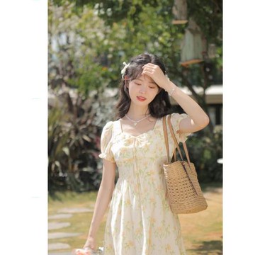 玲玖2025新款法式甜美a字碎花短裙子小個子雪紡方領連衣裙女夏季