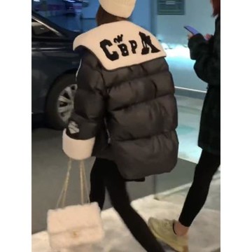 2026年春新款設計感氣質撞色羊羔毛大翻領拼接加厚羽絨服厚外套女
