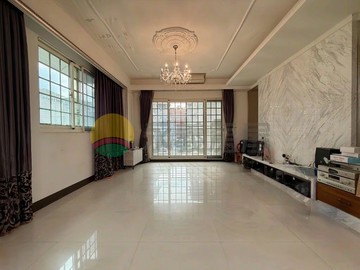 鳳山大地坪－大潤發旁雙透天豪墅－歡迎出價談｜高雄市鳳山區文昌一街