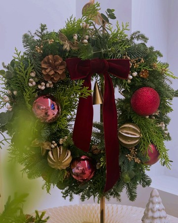 Christmas Wreath 聖誕紅奢絨花圈
