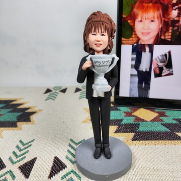 客制化人物公仔 人偶 3D人像畫 似顏繪 肖像 定制 生日 紀念 獎盃