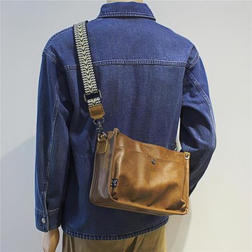 2025新款皮質小方包男通勤休閑單肩斜挎包多口袋手機小包潮小挎包