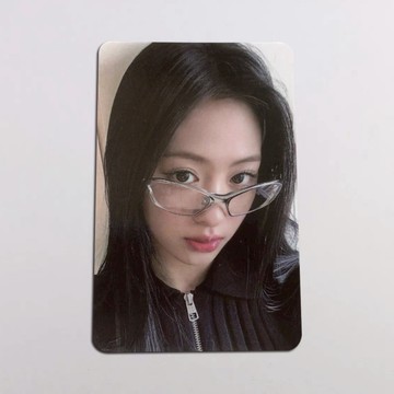 ⭐正版代購⭐簽名卡背 BABYMONSTER寳怪 鄭雅嫻Ahyeon賢小卡 2024YG官方預售禮 眼鏡賢 自拍賢