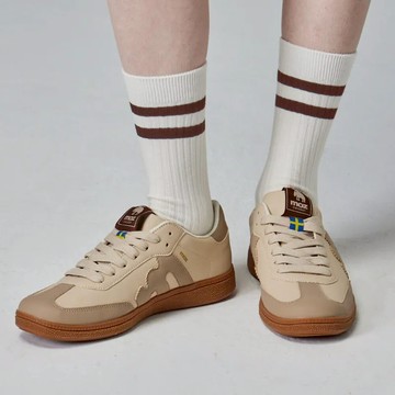 【MOZ瑞典駝鹿】駝鹿 經典再現 復古 德訓鞋 (淺米杏)