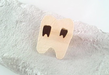 ◆ 黃銅牙◆ 黃銅“牙齒”別針徽章[S]