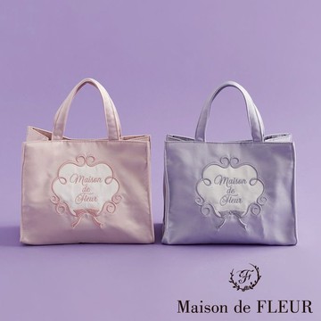 Maison de FLEUR 雲朵棉花糖品牌刺繡方型手提袋(08000341500)