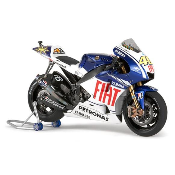 YZR-M1 '09 フィアットヤマハチーム タミヤ 1/12バイク 14117 プラモデル | LINEショッピング