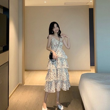 法國小眾愛心碎花中長款蛋糕裙夏季新款高腰復古吊帶連衣裙2022年