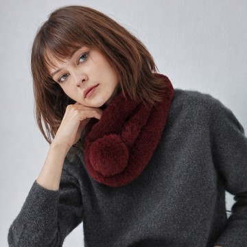 大球球兔毛柔軟保暖圍巾_酒紅色【MON’S 流行服飾】
