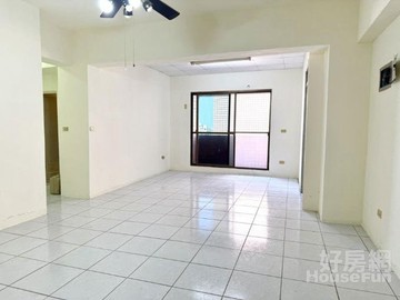 竹北車站~次頂樓 安靜不吵 名人廣場三房+平車｜新竹縣竹北市新泰路