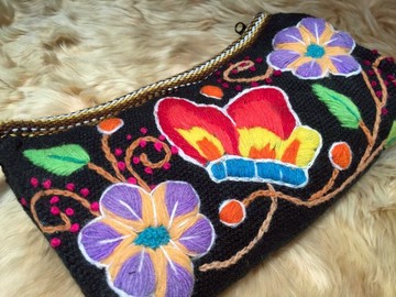 蝴蝶小花 立體手工編織置物包/手拿包-黑彩