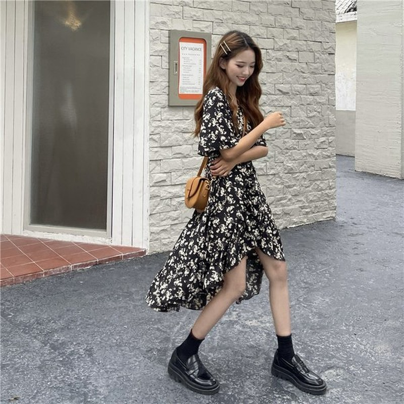 小花柄 Aラインワンピース 小花柄ワンピース 花柄ワンピース ロングワンピース ひざ下 ウエストゴム Aライン 体型カバー おしゃれ 大人可愛い Vネック 通販 Lineポイント最大0 5 Get Lineショッピング