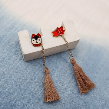 不單調的色彩 福犬楓葉  日本流蘇耳環