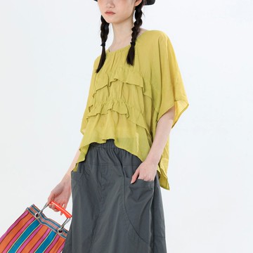 輕飄飄多層荷葉傘襬上衣