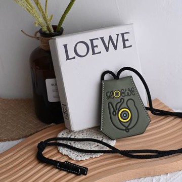 LOEWE 羅威 ELN系列款品牌LOGO皮飾鑰匙圈/吊飾(酪梨綠)
