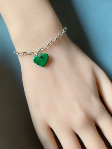 心緣守護 | 天然緬甸綠翡翠愛心手鍊 | 純銀設計・真心相隨