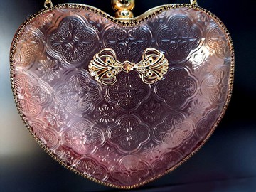 【典華優惠券】【海棠玻璃紋】~愛心口金包(含U型提把+珍珠長鏈)