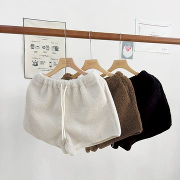 【Fee隔日到貨3色】 抽繩綁帶羊羔毛鬆緊腰短褲🔥QQ毛羊羔高腰短褲 抽繩鬆緊口袋休閒短褲 A字短褲 秋冬短褲