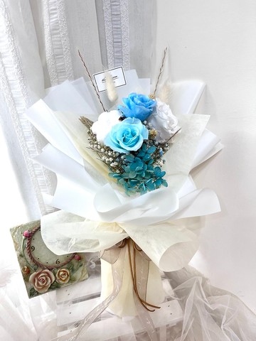 可客製鋁線文字 藍色精靈不凋玫瑰 生日花束/情人節/母親節/畢業