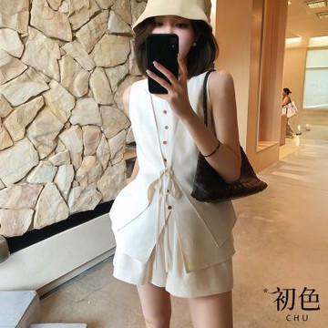 初色 通勤風圓領單排釦綁繩無袖襯衫+純色闊腿短褲套裝-杏色-14365(M-2XL可選)