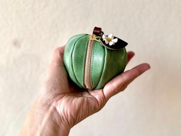革果實 迷你小包 綠蘋果 附花飾