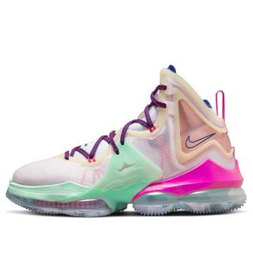 Nike LeBron 19 'Valentine's Day'