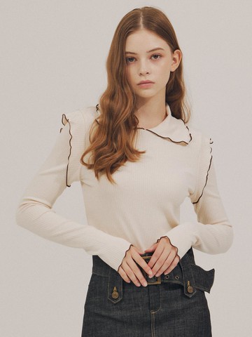 a frill highlighted T-shirt [IVORY]