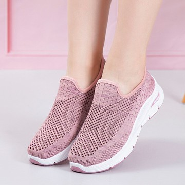 夏季網面鞋女2022新款中老年飛織透氣休閑懶人鞋一腳蹬軟底媽媽鞋