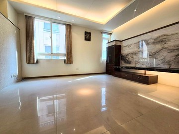 獨家太平輕屋齡大面寬雙車孝親房別墅｜台中市太平區永成北路