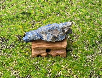 手串充電站-原礦藍晶石共生金雲母及鏡鐵礦 消磁淨化 風水 辦公室