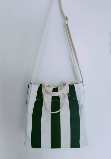 【YOYO文創】)復古黑白條紋帆布手提包 斜背包