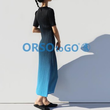 褶皺漸變短袖連衣裙2025夏季穿搭氣質感修身顯瘦大碼女裝簡單大方