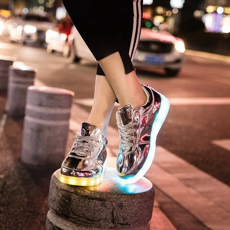 Ledスニーカー 光る靴 メッシュ フラッシュスニーカー ジュニア 光る靴 キラキラ ダンスジュース 発光靴 大人 通学 女の子 Usb充電可能 通販 Lineポイント最大0 5 Get Lineショッピング